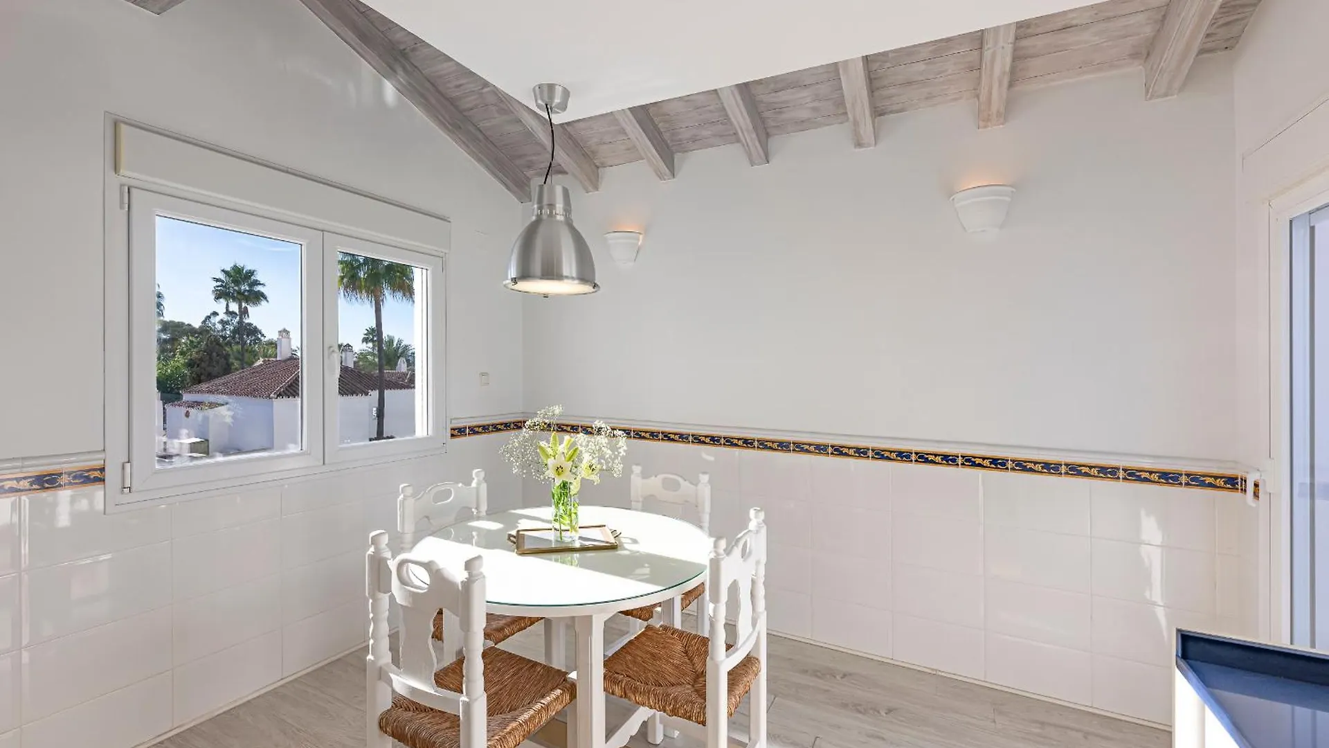 Increible Piso 4 Dorm, Terraza, Parking & Pool Apartment Marbella