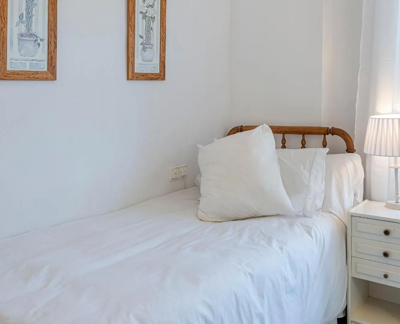 Increible Piso 4 Dorm, Terraza, Parking & Pool Apartment Marbella Spain