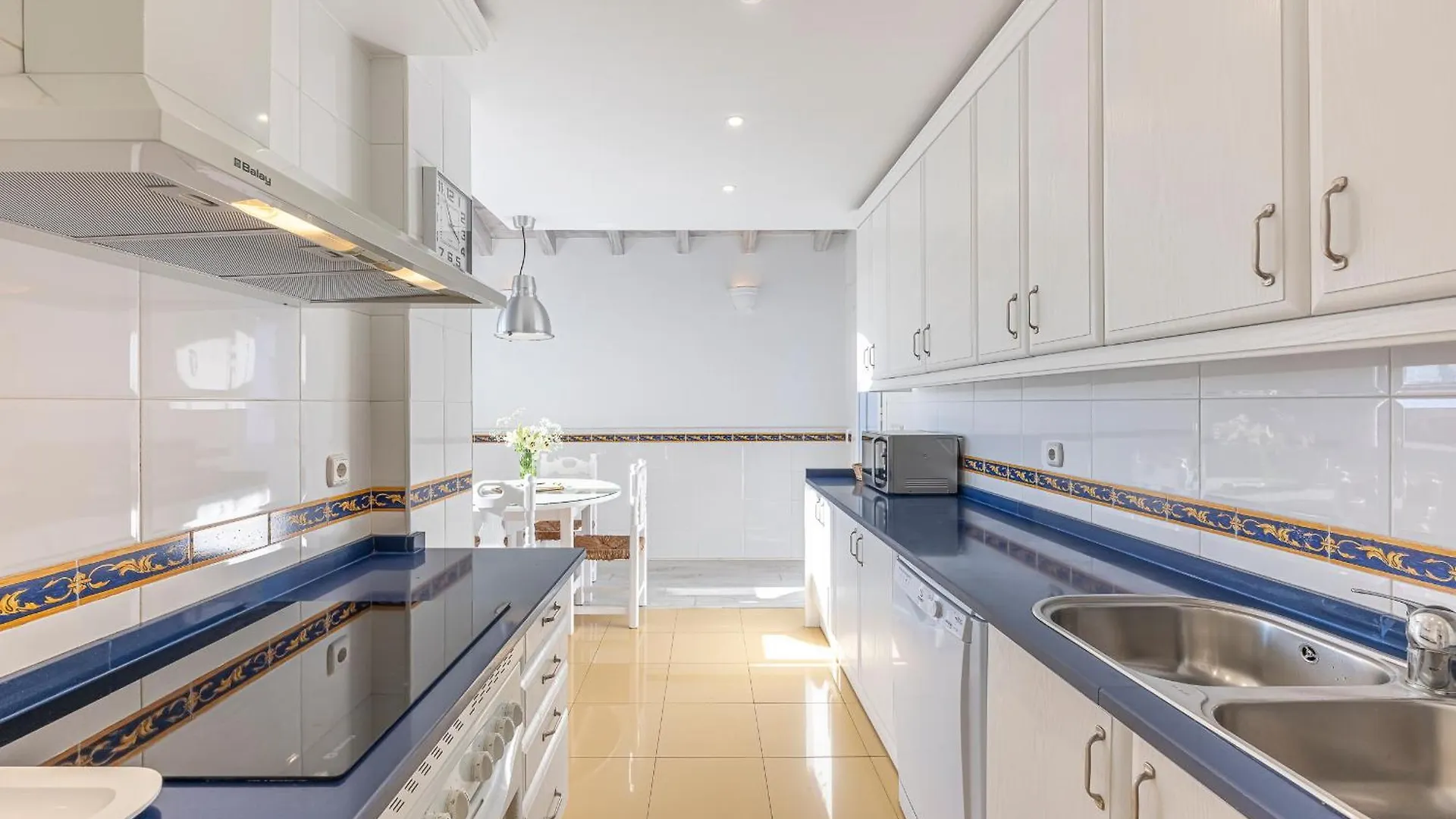 Increible Piso 4 Dorm, Terraza, Parking & Pool Apartment Marbella