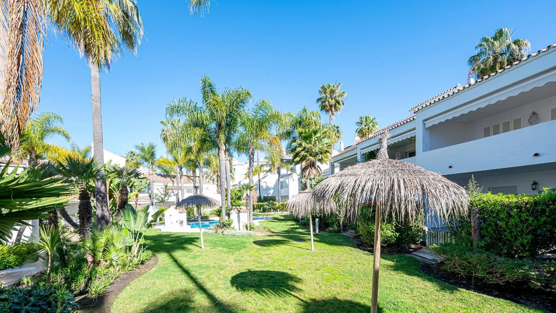 Increible Piso 4 Dorm, Terraza, Parking & Pool Apartment Marbella
